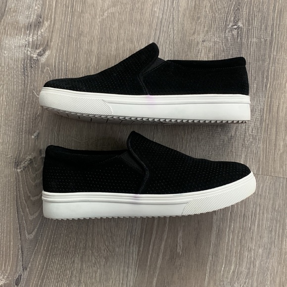 SOLD BLONDO Waterproof Black Suede Slip On Gallert Sneakers - Picture 3 of 8
